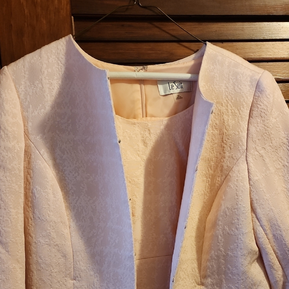 Le Suit Pink Blazer Elegant Textured Design